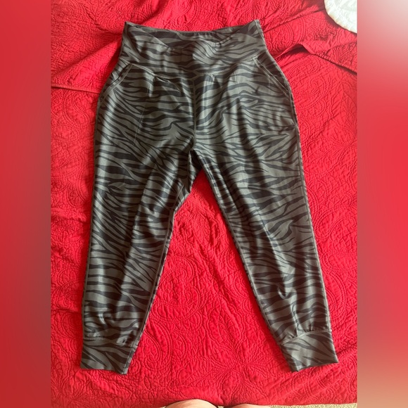 Old navy set.  Top XL. pants XXL - Picture 8 of 11